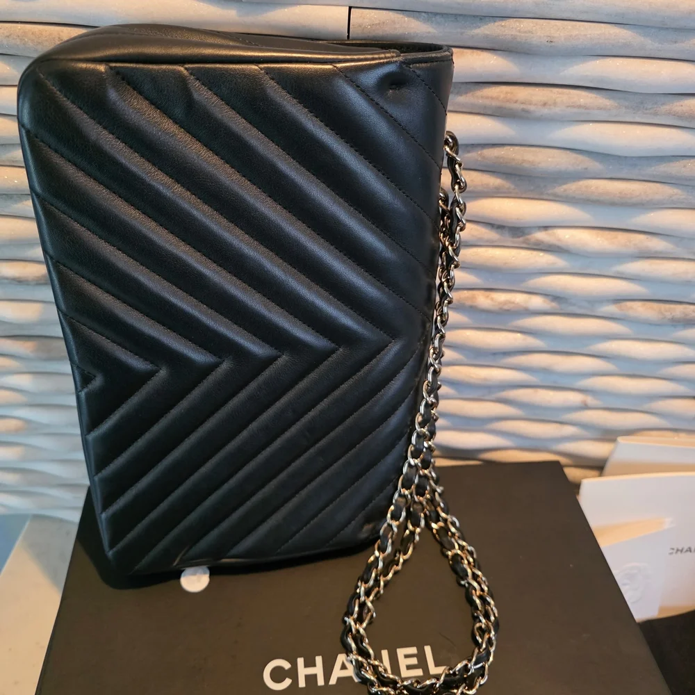 Chanel Chevron Quilted Statement Bag - Picture 7 of 16
